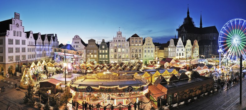 Weihnachtsmarktstimmung auf dem Neuen Markt in Rostock // © Großmarkt Rostock GmbH/Th. Ulrich Weihnachtsmarktstimmung auf dem Neuen Markt in Rostock // © Großmarkt Rostock GmbH/Th. Ulrich