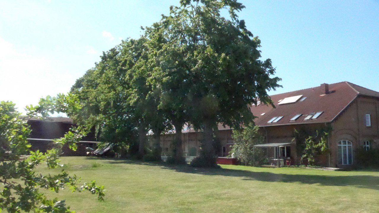 Exterior view sheep barn Hoppenrade // © Klaus Axtmann Exterior view sheep barn Hoppenrade // © Klaus Axtmann