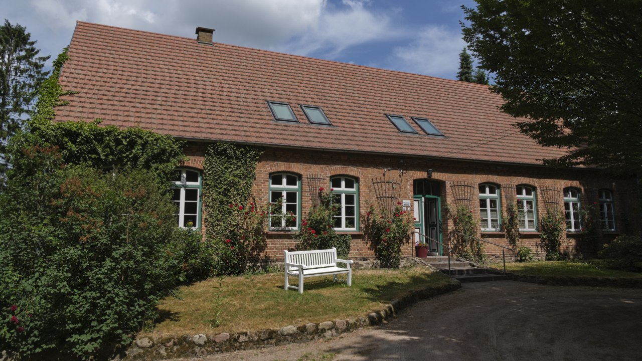 Pastorie Kölzow zomeruitzicht // © P. Bockentin Pastorie Kölzow zomeruitzicht // © P. Bockentin