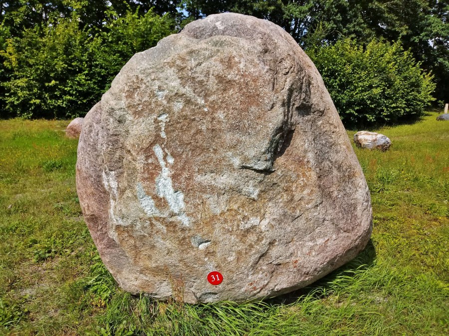 The 18-ton granite boulder is the mass center of the boulder garden., © Wolfgang Mamat The 18-ton granite boulder is the mass center of the boulder garden., © Wolfgang Mamat