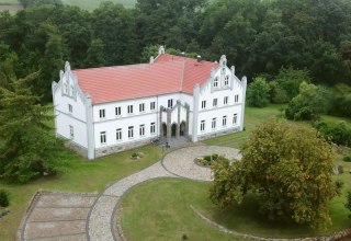 Luftaufnahme Herrenhaus Levetzow // © Herrenhaus Levetzow / Bernd Lüskow Luftaufnahme Herrenhaus Levetzow // © Herrenhaus Levetzow / Bernd Lüskow
