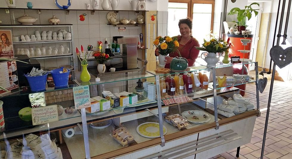 Uitzicht in het zomercafé, © Lohnmosterei Konrad