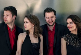 &copy; &copy; Felix Broede