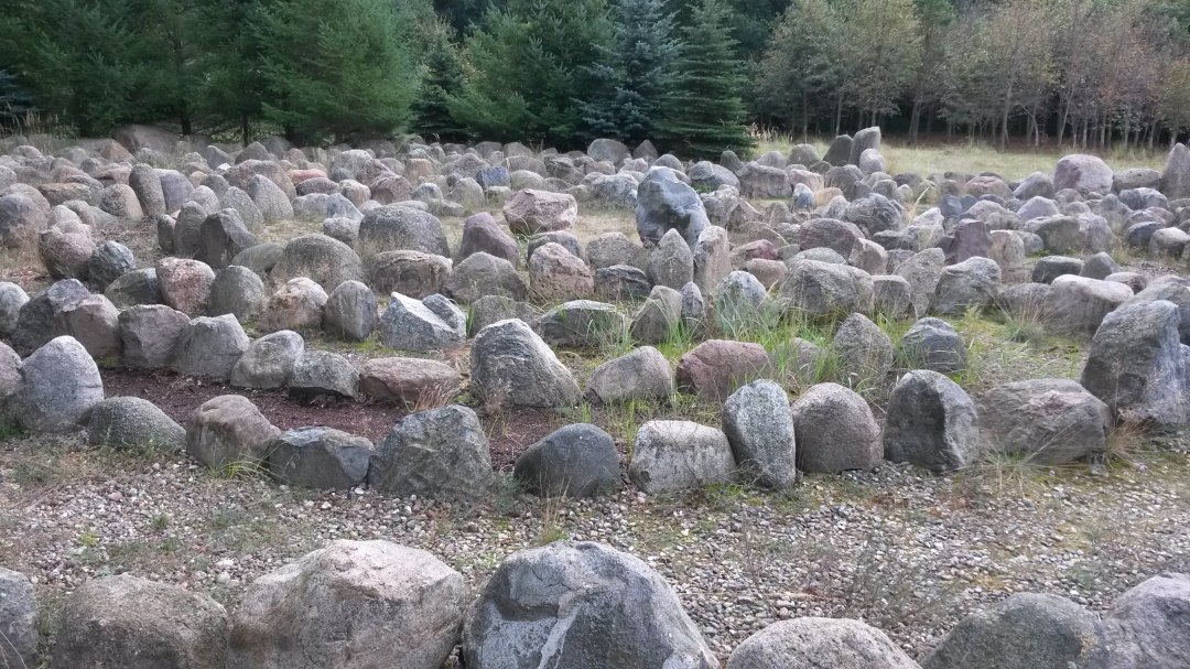 W labiryncie kamieni, © Angelika Michaelis