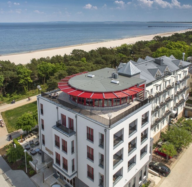 The Strandhotel Heringsdorf is located directly on the beach // © Michael Knüppel The Strandhotel Heringsdorf is located directly on the beach // © Michael Knüppel