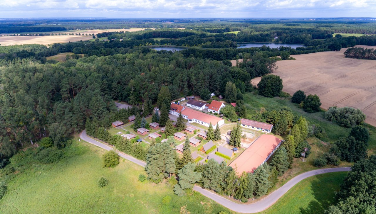 Zdjęcie lotnicze, &copy; Jugendbegegnungsst&auml;tte "Am Kutzow-See" Pl&ouml;wen