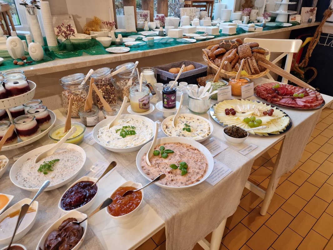 Ontbijtbuffet in de Ostseemühle // © Ostseemühle GmbH Ontbijtbuffet in de Ostseemühle // © Ostseemühle GmbH