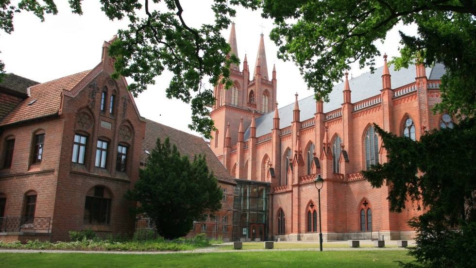 Dobbertin Monastery with the monastery church // © TV Mecklenburg-Schwerin e.V. Dobbertin Monastery with the monastery church // © TV Mecklenburg-Schwerin e.V.
