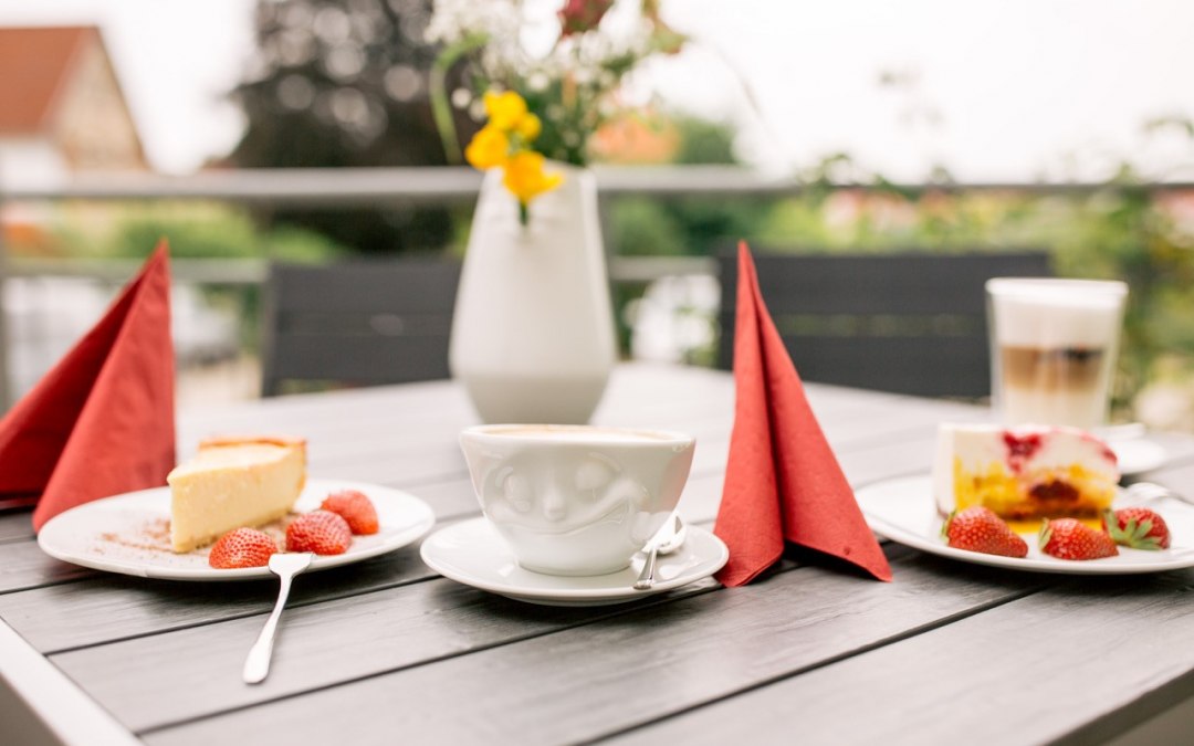 Terrace and lounge WeinDepot Malchow, © Mirko Hesnchler
