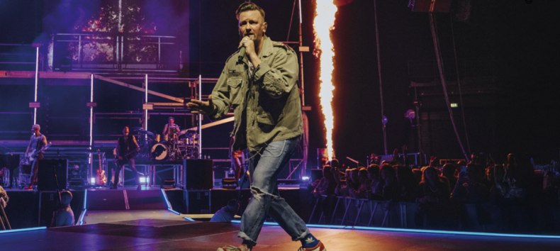 &copy; Chris Heidrich