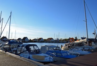 &copy; Hiddenseer Hafen- und Kurbetrieb