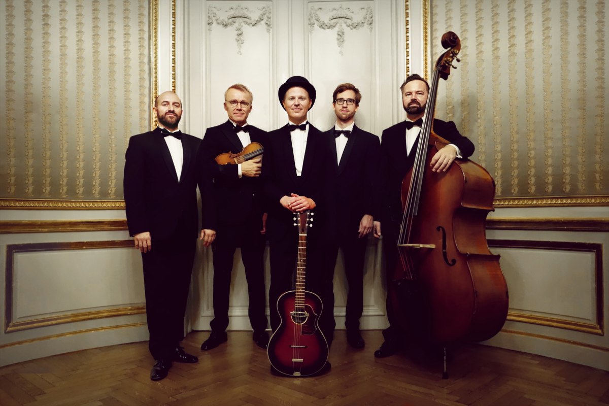 &copy; Manuel von Eden