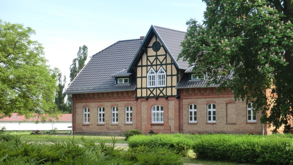 Ons pension maakt deel uit van het ensemble van het landgoed in Bandelstorf., © Markmann