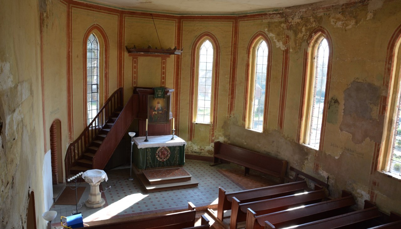 Preekstoelaltaar van de dorpskerk, © Foto: Karl-Georg Haustein