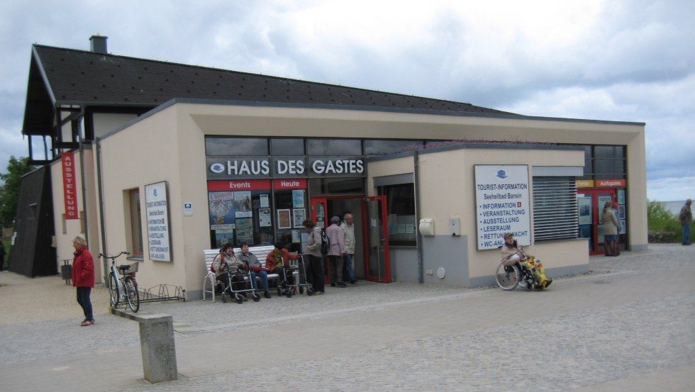 Directly at the pier in Bansin, the "Haus des Gastes" provides information about the place. // © MV-T/Klüber Directly at the pier in Bansin, the "Haus des Gastes" provides information about the place. // © MV-T/Klüber