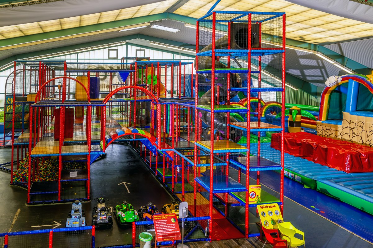 Bouncy castles, ball pool, karts and more // © Antje Viergutz Bouncy castles, ball pool, karts and more // © Antje Viergutz