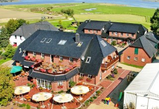 Uitzicht op de avonturenboerderij Kliewe op het R&uuml;gense eiland Ummanz, &copy; Erlebnis-Bauernhof Kliewe/Susanne Kliewe