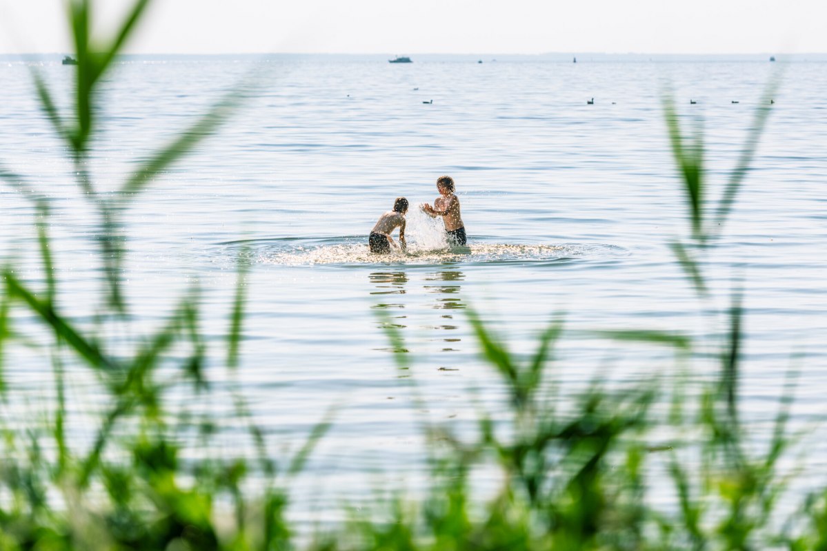 Bathing fun on the Klinker Müritz shore // © MV-T/Tiemann Bathing fun on the Klinker Müritz shore // © MV-T/Tiemann