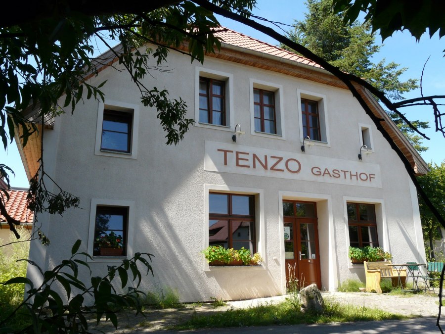 The inn, &copy; M.Sapion