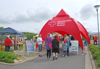Spiel, Spaß und Action für die ganze Familie! // © Foto: DRK-KV Rügen-Stralsund e.V. Spiel, Spaß und Action für die ganze Familie! // © Foto: DRK-KV Rügen-Stralsund e.V.