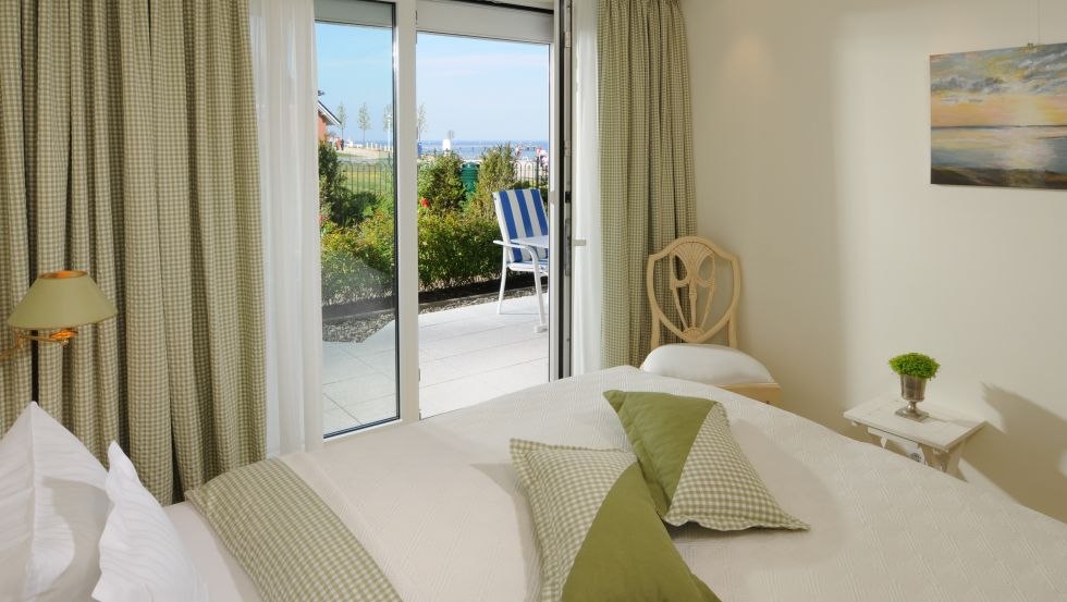 Przykład sypialni w Strandresidenz K&uuml;hlungsborn, &copy; Strandresidenz K&uuml;hlungsborn