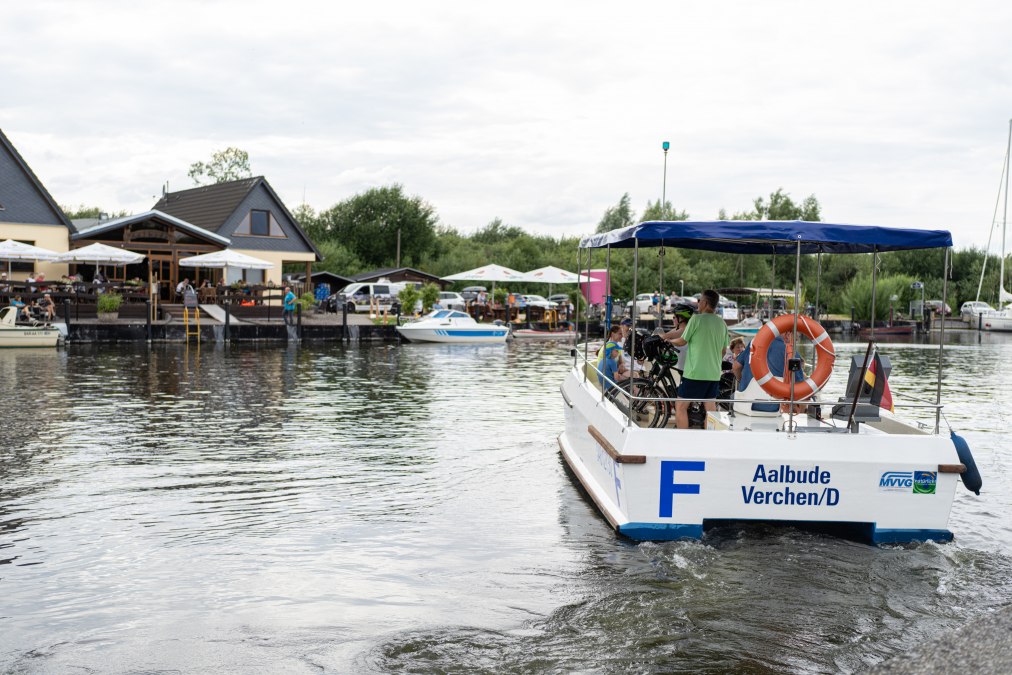 Stoisko z węgorzami, &copy; Tobias Kramer