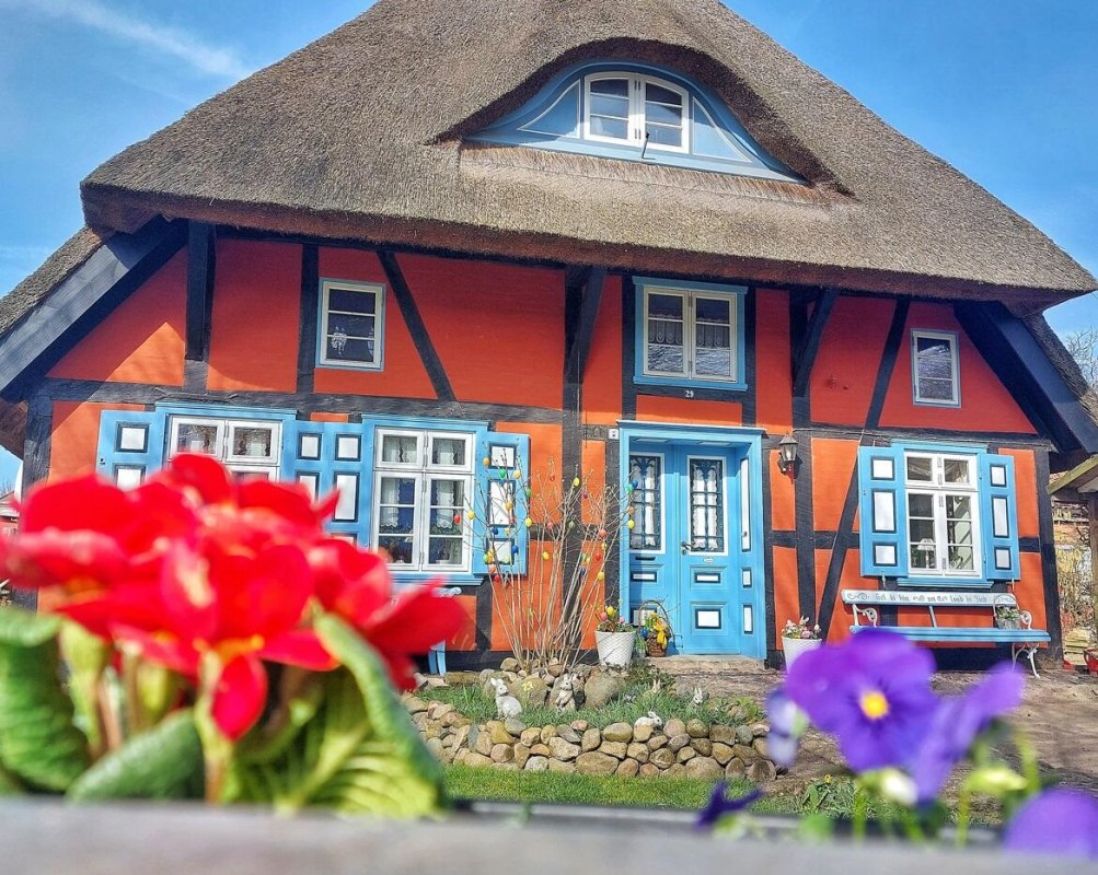 pm-ow-24-07___01.04.__osterspaziergang-durch-fischerdorf-wustrow_foto-c-kevin-schiemann_i1920, &copy; Kevin Schiemann / KVW Wustrow