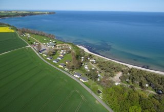 Luchtfoto van KNAUS Camping- en Vakantiepark Rügen // © Helmut Knaus KG Luchtfoto van KNAUS Camping- en Vakantiepark Rügen // © Helmut Knaus KG