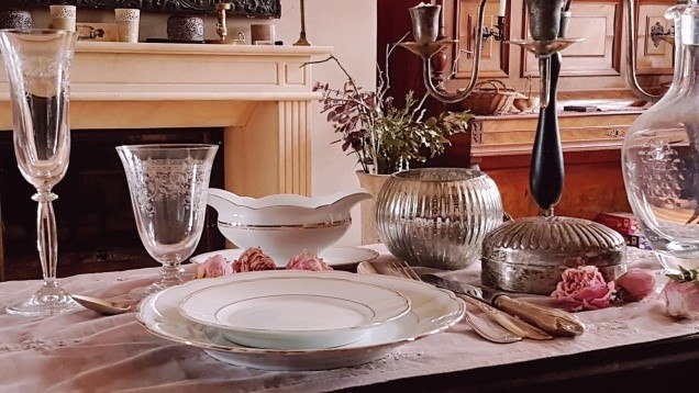 below-table_1, © Klemm