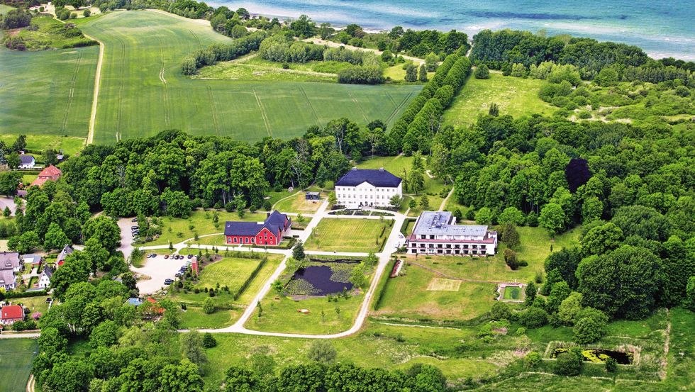Luchtfoto van Schlossgut Gross Schwansee, © Schlossgut Gross Schwansee