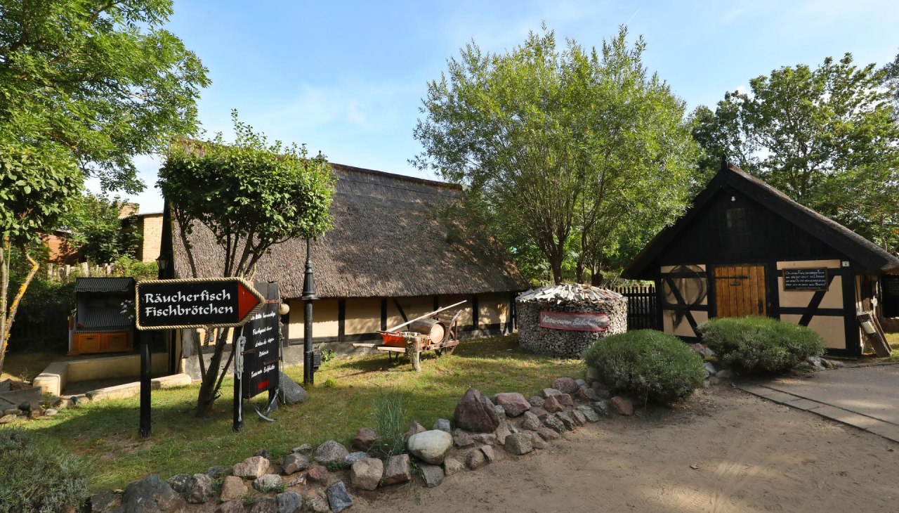 Chaty solne w Koserowie, &copy; TMV/Gohlke