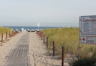 Drempelvrije toegang tot strand 6 in Warnem&uuml;nde // &copy; TZRW