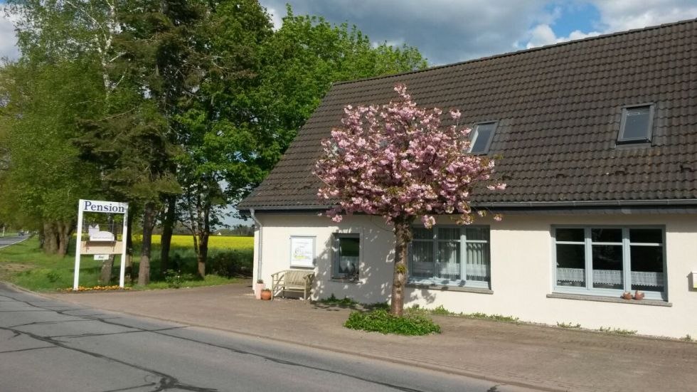 Pensjonat Bett am Kornfeld - widok na dom, &copy; Pension Bett am Kornfeld