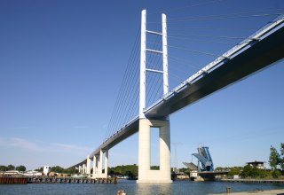 Since 2007, the R&uuml;gen Bridge has been a landmark of the Hanseatic City of Stralsund. // &copy; Tourismuszentrale Hansestadt Stralsund