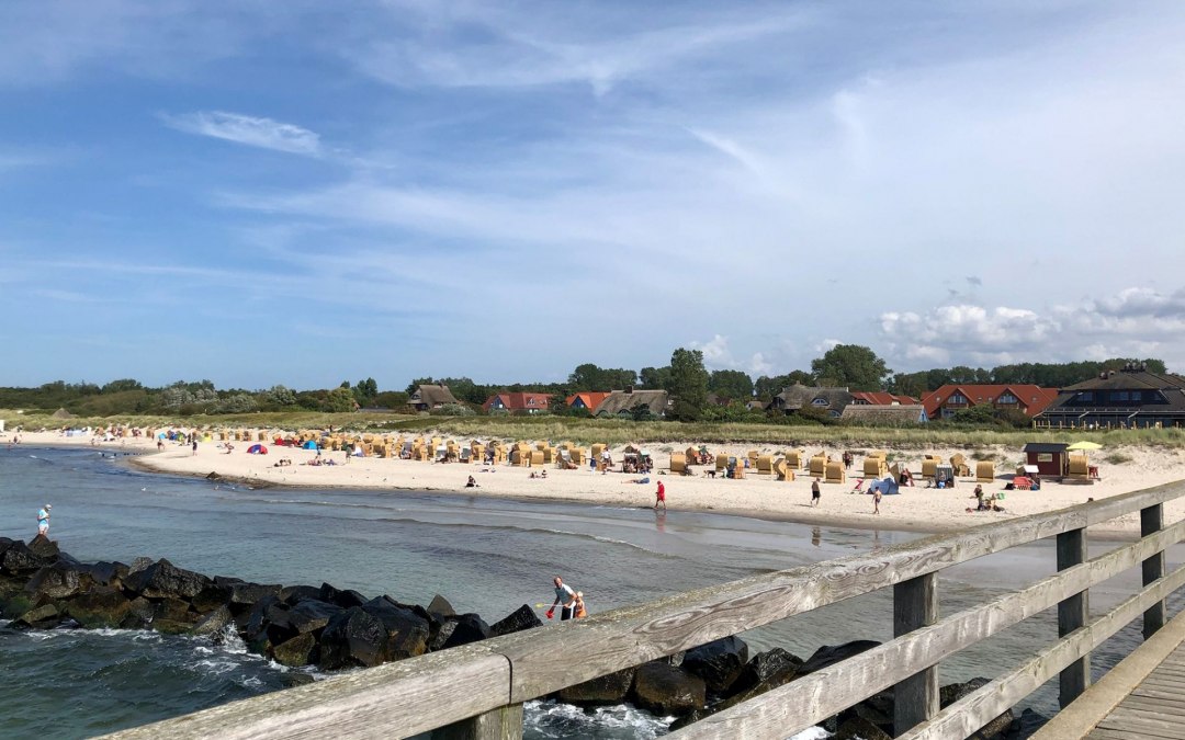 On the seaside a spacious, fine sandy beach and the 240m long pier, © Fremdenverkehrsverein e. V. Ostseebad Wustrow - Dana Wesselburg