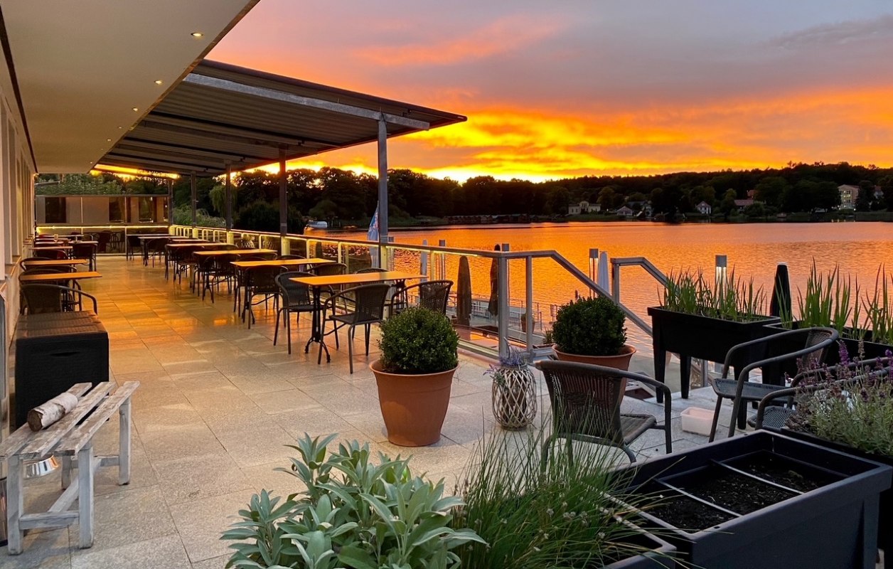 Jeśli chcesz zjeść posiłek z takim widokiem, zarezerwuj stolik., &copy; Deutsches Haus