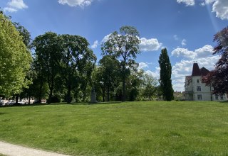 &copy; G&uuml;strow-Information