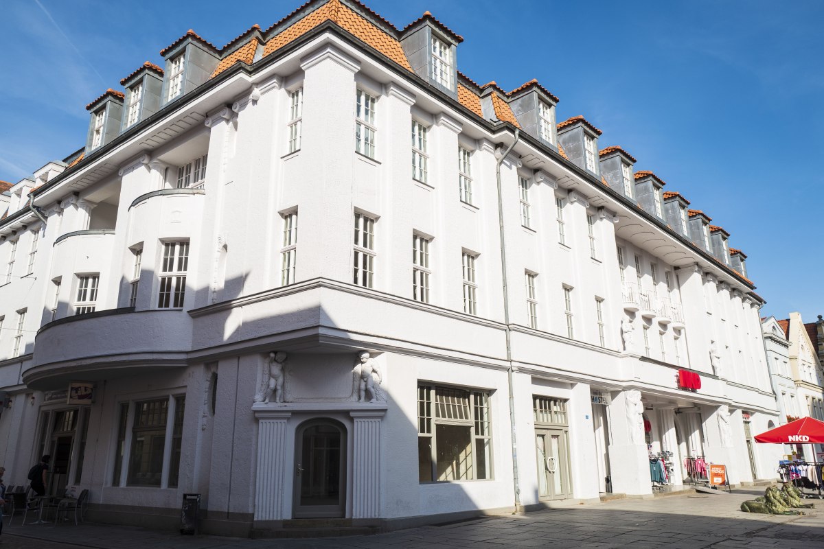 Widok z zewnątrz na hostel Sweet Dream // &copy; Daniel Stohl