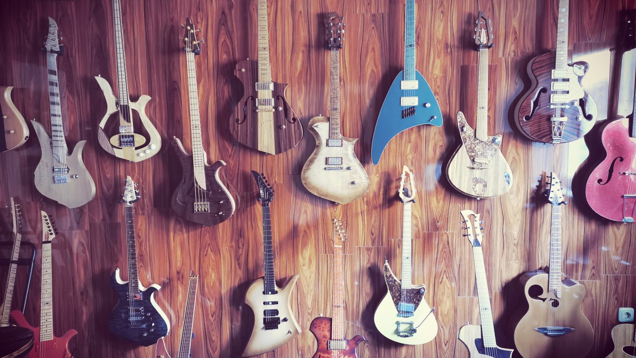 Showroom & Custom Shop from HEART guitars & more // &copy; Florian Hellweg