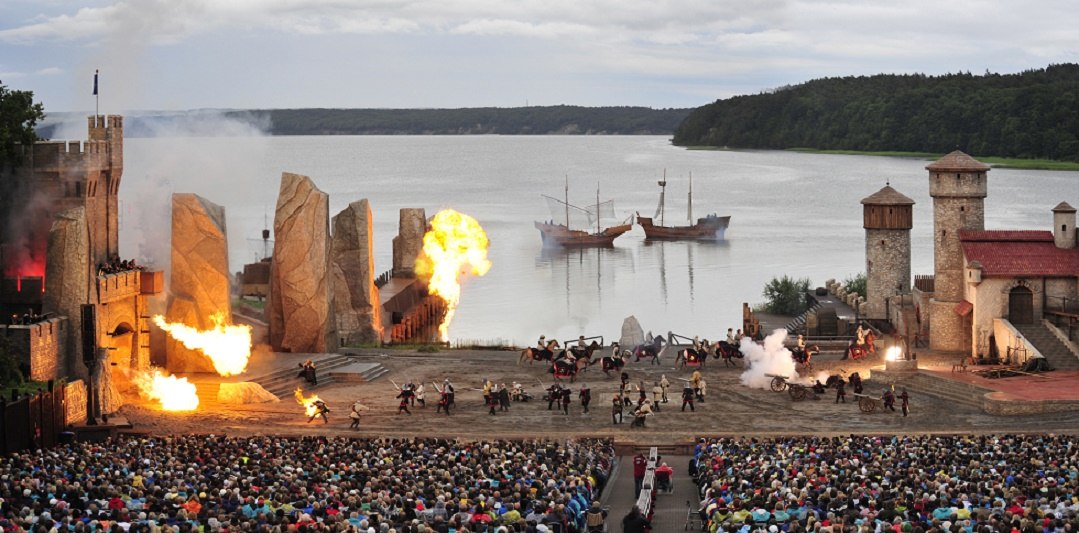 Naturbühne Ralswiek in actie, © Störtebeker Festspiele Rügen
