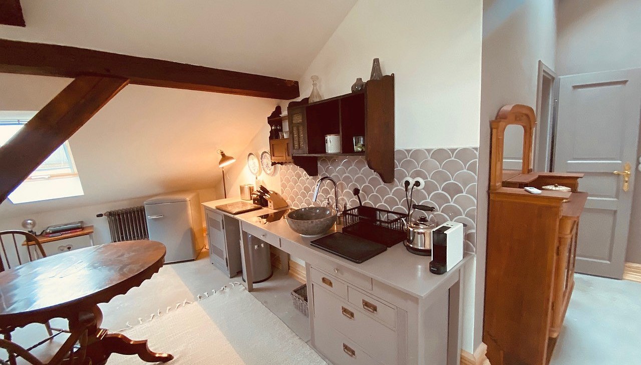 Kleine keuken in de Delphi flat, &copy; Gutshaus Klein Kussewitz