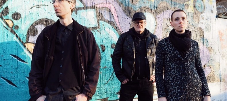 JULIA MONTEZ Acoustic Project // &copy; JULIA MONTEZ Acoustic Project / jm-acoustic-project.de (bereitgestellt)