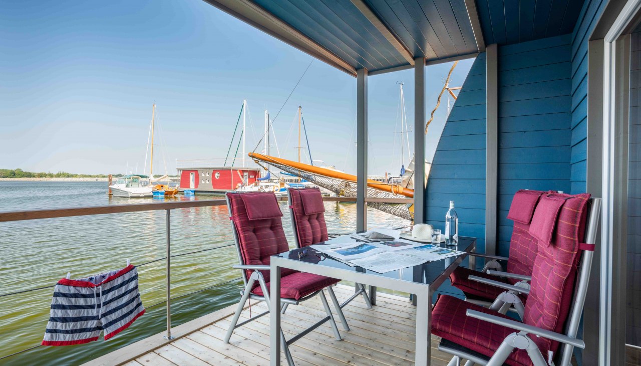 Veranda met zitplaatsen, © Stern Hausboot Veranda met zitplaatsen, © Stern Hausboot