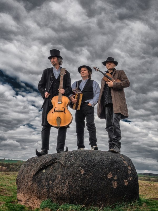 &copy; Klaus Adolphi