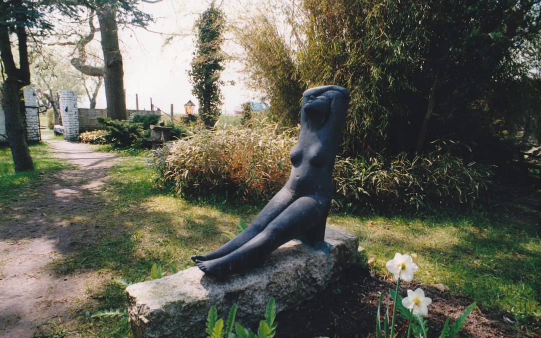 Kloostertuin met grote jachthaven door Gustav Seitz, © Museum Niemeyer-Holstein