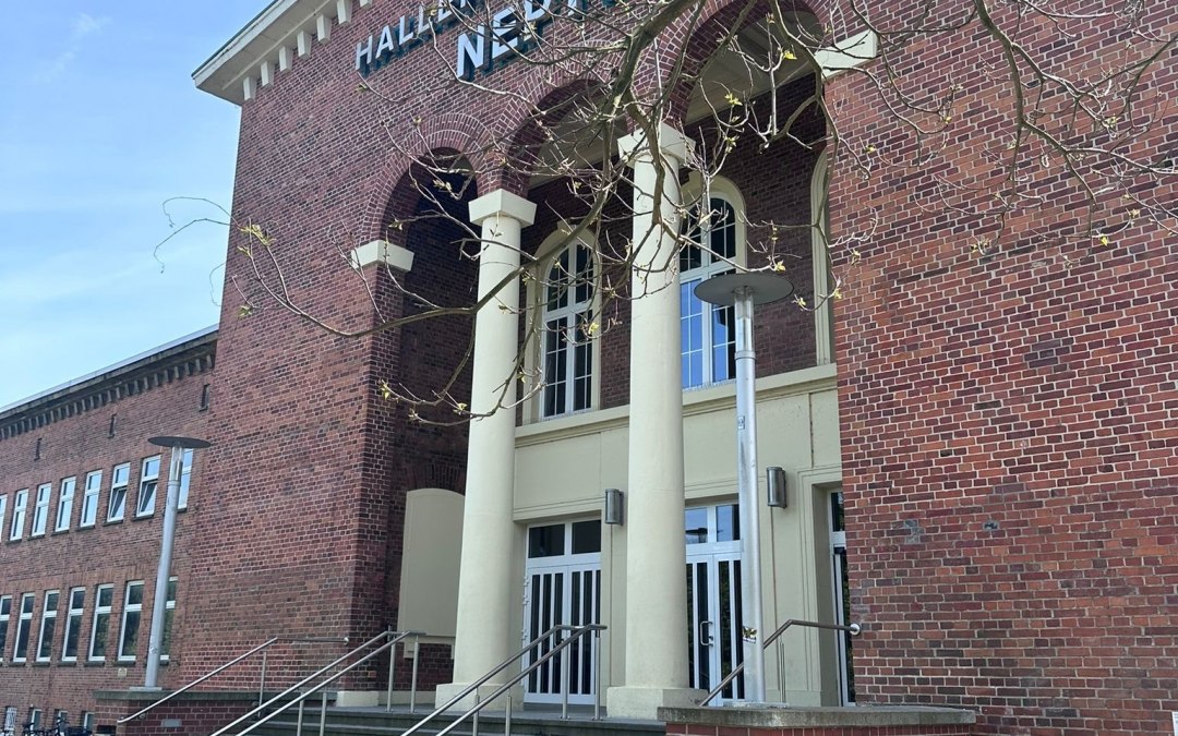 Neptun swimming bath, exterior view, main entrance, © TMV_hoehle
