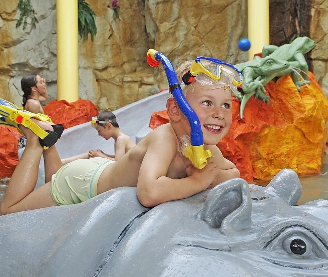 Water garden with waterfall, mini slide, water-spouting animals // &copy; Mandy Knuth
