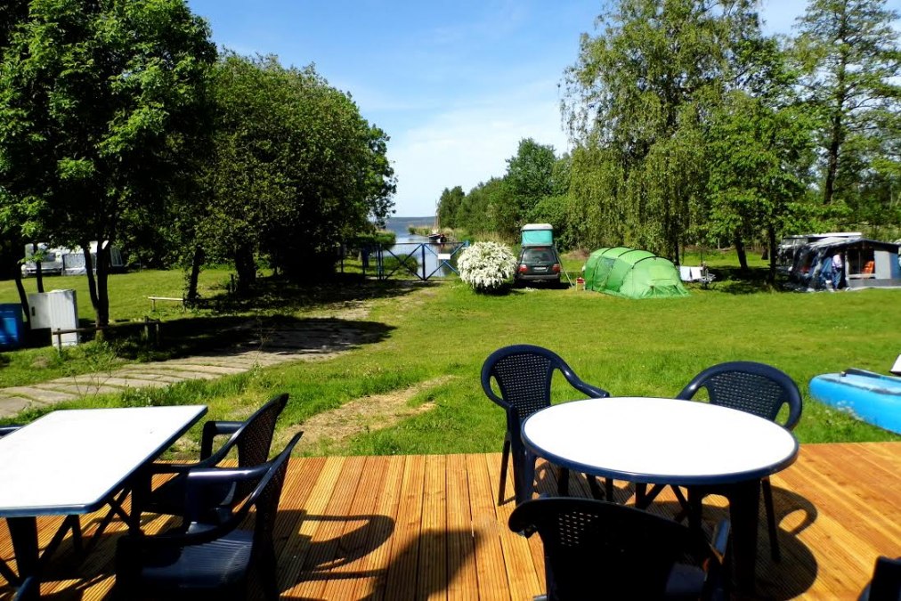 Geniet van het terras met uitzicht op het Stichkanal, © Naturcampingplatz Lassan