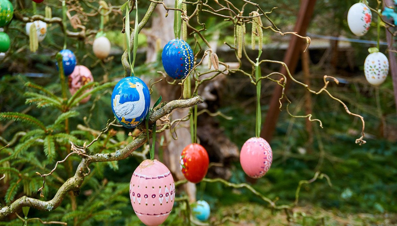 &copy; easter-well-3302862_1920.jpg