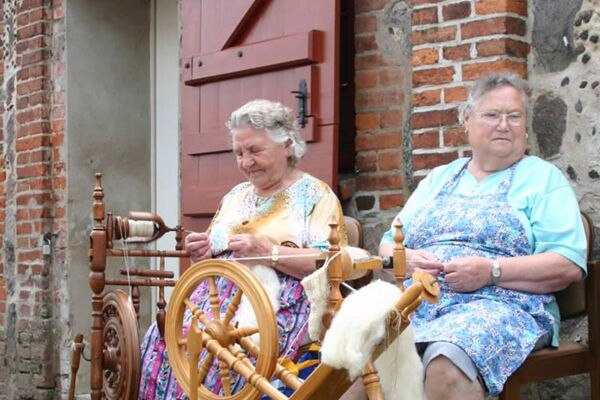 agroneum-handwerk-02-c8a3923d, © Rundbus Plauer See agroneum-handwerk-02-c8a3923d, © Rundbus Plauer See